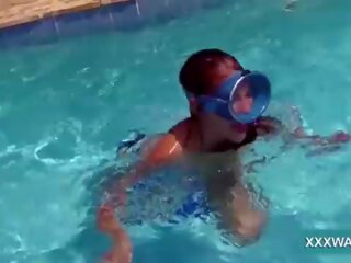 Outstanding rjavolaska cipa candy swims pod vodo